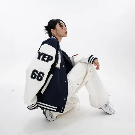 美式风街头棒球服女春秋2023新款潮牌夹克学院风贴标复古宽松外套图片