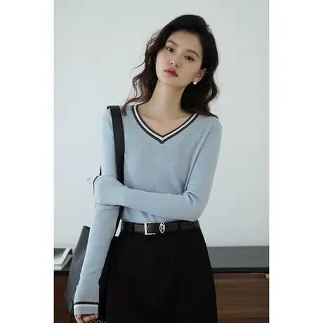 嘉茱莉2024新款V领针织打底衫女撞色套头针织上衣短款内搭毛衣图片