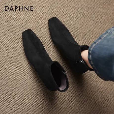 达芙妮短靴女款黑色靴子女2026新款平底瘦瘦靴袜靴女内增高马丁靴图片