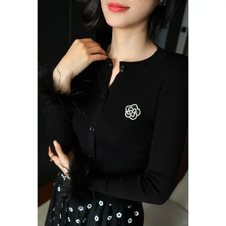 2023秋冬新款气质刺绣山茶花羽毛袖修身百搭经典黑色羊毛针织开衫商品大图