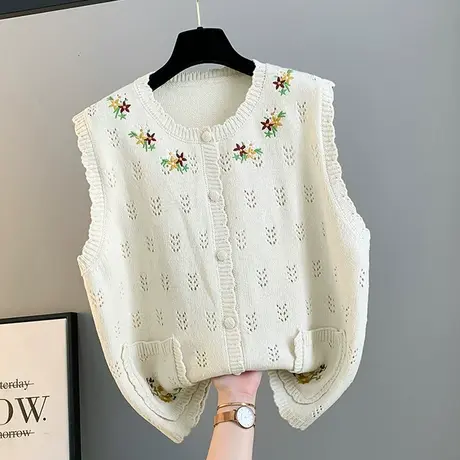 森女系甜美花朵刺绣双口袋针织马甲春季新款宽松叠穿无袖毛衣开衫图片