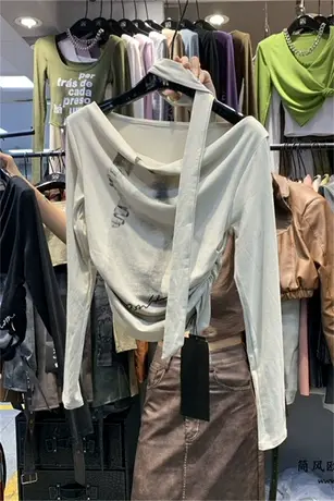 纯欲风性感一字领露肩复古水墨晕染领巾飘带弹力T恤女223秋韩版t图片