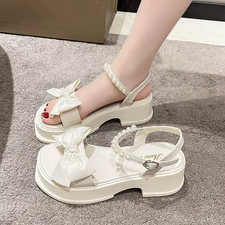 时尚厚底珍珠蝴蝶结露趾凉鞋女2023夏季新款仙女风百搭松糕罗马鞋图片