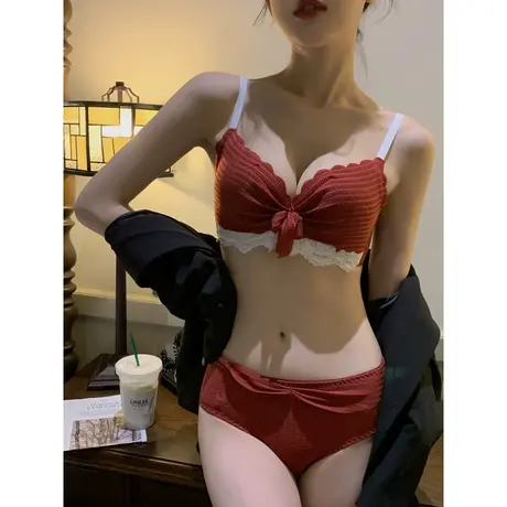 小胸聚拢内衣女无钢圈红色本命年胸罩收副乳性感蕾丝纯欲文胸套装图片