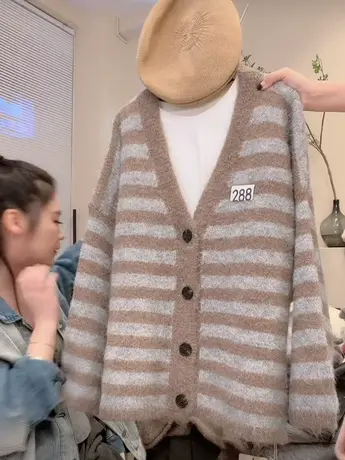 慵懒加粗条纹毛衣外套女2023秋冬新款时尚宽松显瘦V领针织开衫洋图片