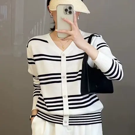 秋装2023年新款v领条纹针织开衫外套女薄款长袖百搭短款春秋上衣图片