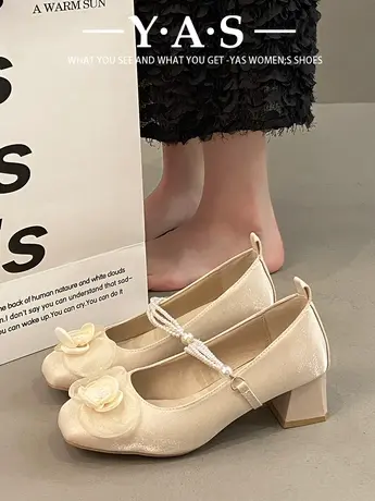 法式粗跟仙女鞋配裙子绸缎婚鞋日常可穿山茶花复古玛丽珍鞋高跟鞋图片