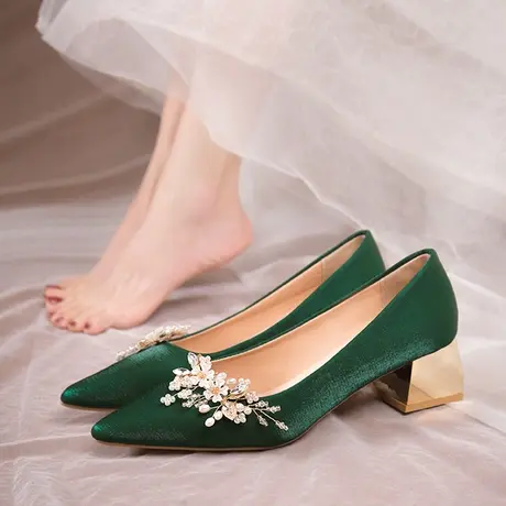 小众绿色婚鞋高跟鞋不累脚尖头浅口单鞋秀禾结婚新娘出门上车鞋女图片