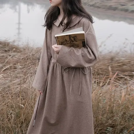 【买一送一】秋冬新品简约娃娃领连衣裙加大码宽松腰长袖毛呢长裙商品大图