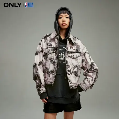 【ONLY奥莱】秋季NBA联名刺绣水洗晕染牛仔外套女商品大图