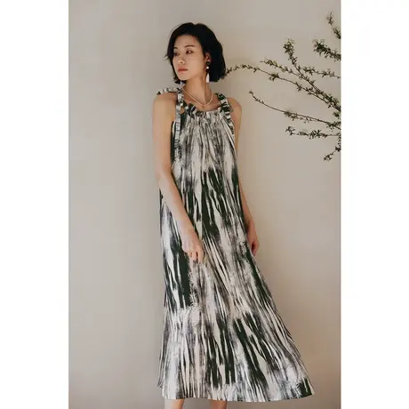 弥古法式挂脖连衣裙高级感条纹吊带裙女2024夏宽松海边度假沙滩裙图片