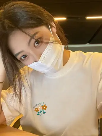 日系白色短袖t恤女夏季新款宽松百搭卡通设计感今年流行漂亮上衣商品大图