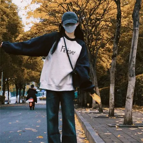 超火cec圆领无帽长袖卫衣女春秋宽松薄款百搭撞色拼接插肩袖上衣图片