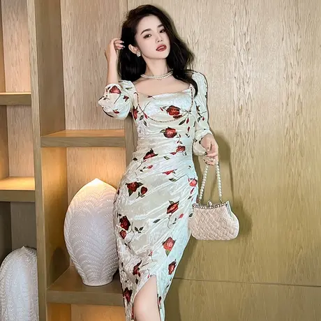 绝美超好看印花丝绒连衣裙女秋冬性感轻奢气质方领开叉包臀中长裙商品大图