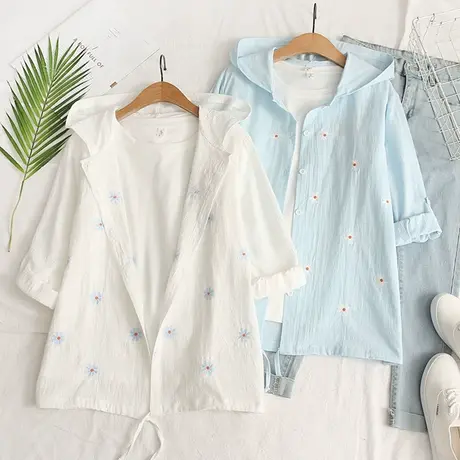 日系文艺雏菊绣花白色短款薄外套女学生宽松百搭长袖连帽防晒衣服图片