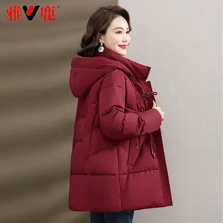 雅鹿红色中老年人中长款羽绒服女2023新款连帽加厚妈妈装外套冬装图片