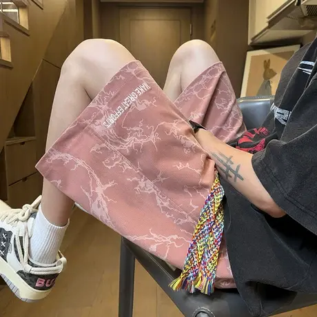 美式复古粉色短裤男生潮牌夏季薄款运动四五分裤高街刺绣休闲中裤商品大图