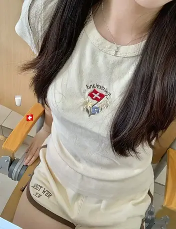 辣妹bm风夏季正肩短袖t恤女2023新款修身显瘦白色内搭短款上衣ins商品大图