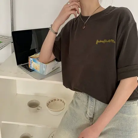 2023年春夏季新款小众设计感上衣服宽松大码情侣女装短袖t恤潮ins图片