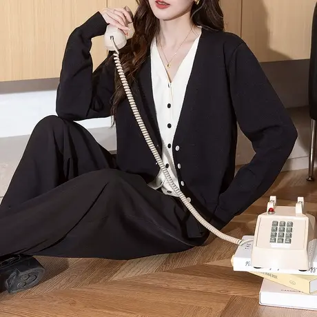 唐狮秋冬季女毛衣气质简约假两件V领开衫通勤日常穿搭毛线衫tu图片