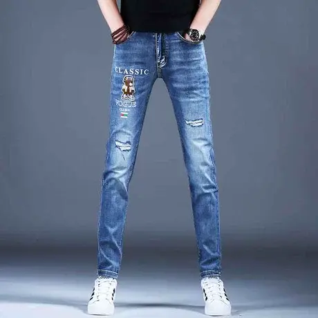 2024男士新款牛仔裤子时尚修身浅蓝色破洞补丁刺绣小脚裤美式潮男图片