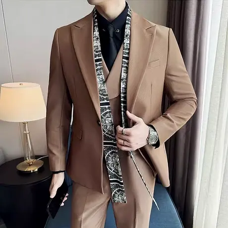时尚假两件丝巾装饰西服男春秋垂感外套2025简约商务通勤西装礼服图片