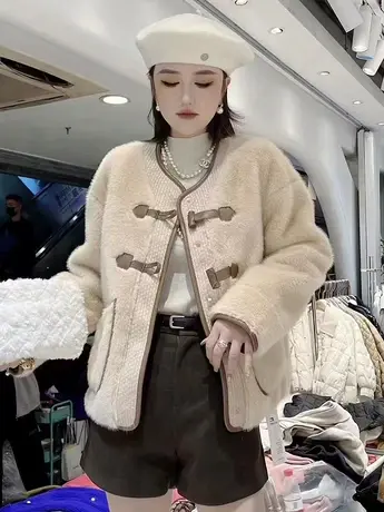 小香风羊羔毛短外套女2023冬季新款宽松加厚拼色皮毛一体保暖上衣商品大图