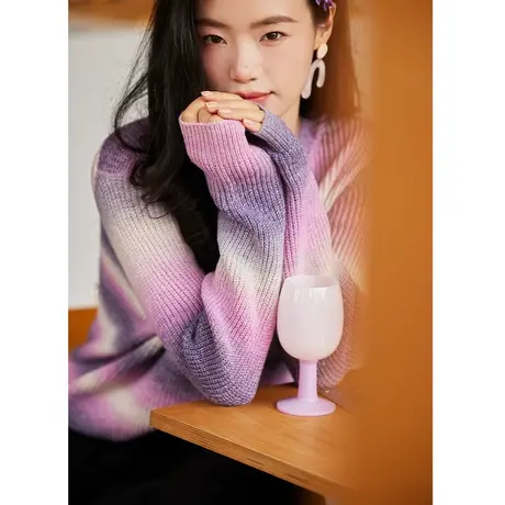 时尚气质渐变色套头针织衫2023年夏季新款淑女温柔圆领宽松上衣商品大图