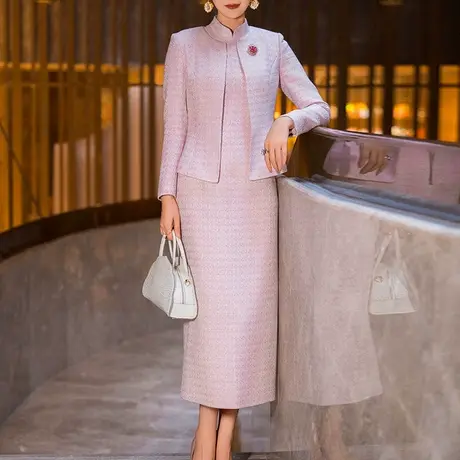 粉色粗花呢小香风套装2024冬季新款气质减龄女神范修身裙子两件套图片