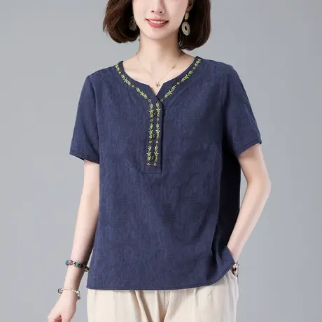 妈妈夏装v领短袖T恤女宽松加大码女装中老年休闲刺绣百搭显瘦上衣图片