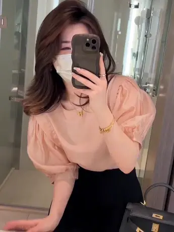 设计感小众短袖衬衫女夏法式时尚气质简约泡泡袖小衫别致圆领上衣商品大图