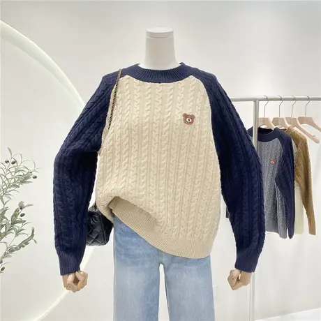 插肩袖麻花毛衣女美式复古绞花宽松撞色贴布小熊减龄内搭针织衫图片