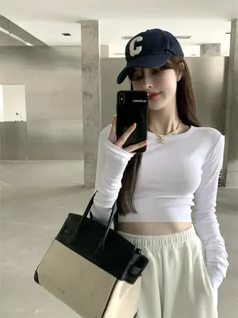 正肩长袖t恤女2023年新款秋季修身打底衫设计感小众短款辣妹上衣商品大图