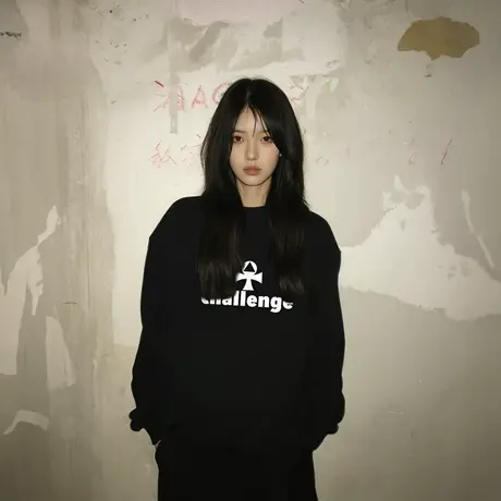 黑色圆领秋季卫衣女2025新款爆款宽松无帽韩系独特超好看长袖上衣商品大图