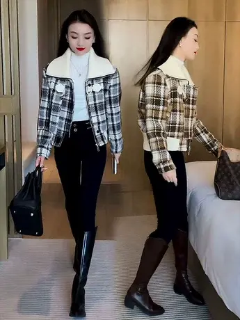 初冬夹棉加厚外套女款小个子修身短款百搭时尚娃娃领格子毛呢大衣商品大图