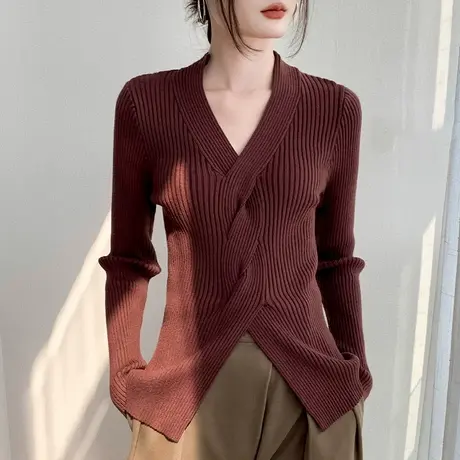 欧货交叉V领长袖针织衫女装2023秋冬新款洋气修身减龄坑条打底衫图片