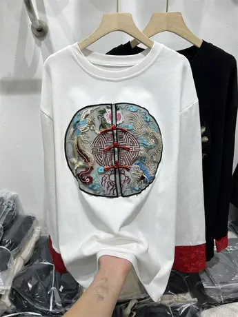 韩版新中式国风刺绣圆领长袖t恤女春秋新款复古盘扣中长款上衣潮图片