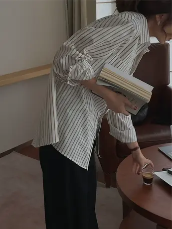 条纹衬衫女2023新款春秋上衣宽松设计感小众法式别致长袖衬衣外套图片