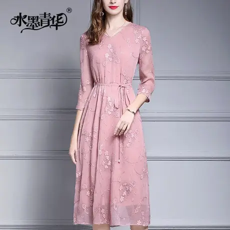 【1件7.9折】女装秋装新品显瘦V领时尚系带修身中长款绣花连衣裙图片