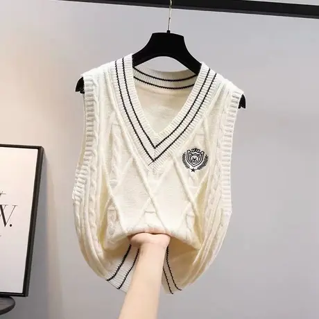 日系学院风V领马甲毛衣背心马甲女2024年春小熊刺绣针织马夹坎肩图片