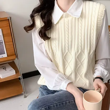 奶系白色圆领学院风针织马甲背心女秋冬2023叠穿无袖毛线坎肩上衣图片