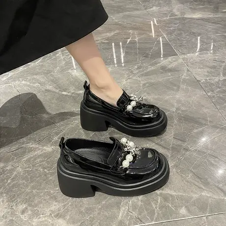 小众厚底乐福鞋女2024春季新款高粗跟漆皮珍珠小熊单鞋增高小皮鞋商品大图