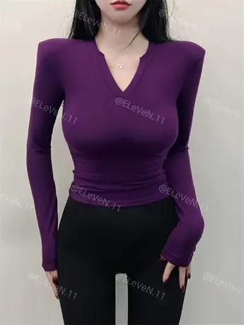 纯欲风～垫肩V领半开领打底衫紧身长袖T恤女性感内搭上衣纯色秋冬商品大图