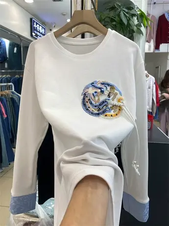 中国结龙年刺绣拼接撞色长袖T恤女春秋洋气别致打底衫内搭上衣潮商品大图