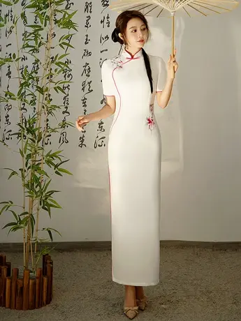 2023新款旗袍民国复古走秀团体演出舞台妈妈缎面白色刺绣旗袍长款商品大图