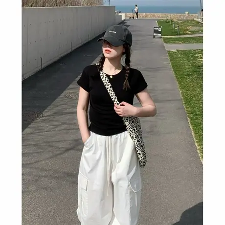 高品质黑色短袖正肩t恤女夏季酷飒拽姐上衣别致绝美短款修身显瘦图片