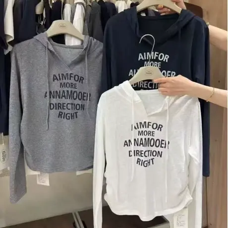 韩国东大门早秋新款洋气修身褶皱显瘦字母印花抽绳连帽长袖T恤女商品大图