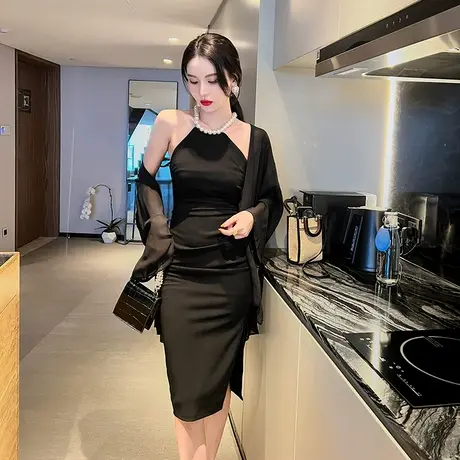 性感露肩挂脖宴会修身晚礼服女新款气质显瘦过膝开叉包臀连衣裙夏图片