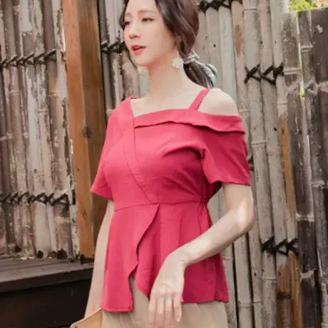 桔熊夏季韩版心机不规则斜领露单肩短袖收腰上衣女装大码AB15953图片