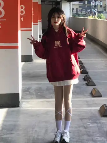 酒红色兔年本命年卫衣女2024新款秋冬季加绒加厚连帽宽松印花外套图片